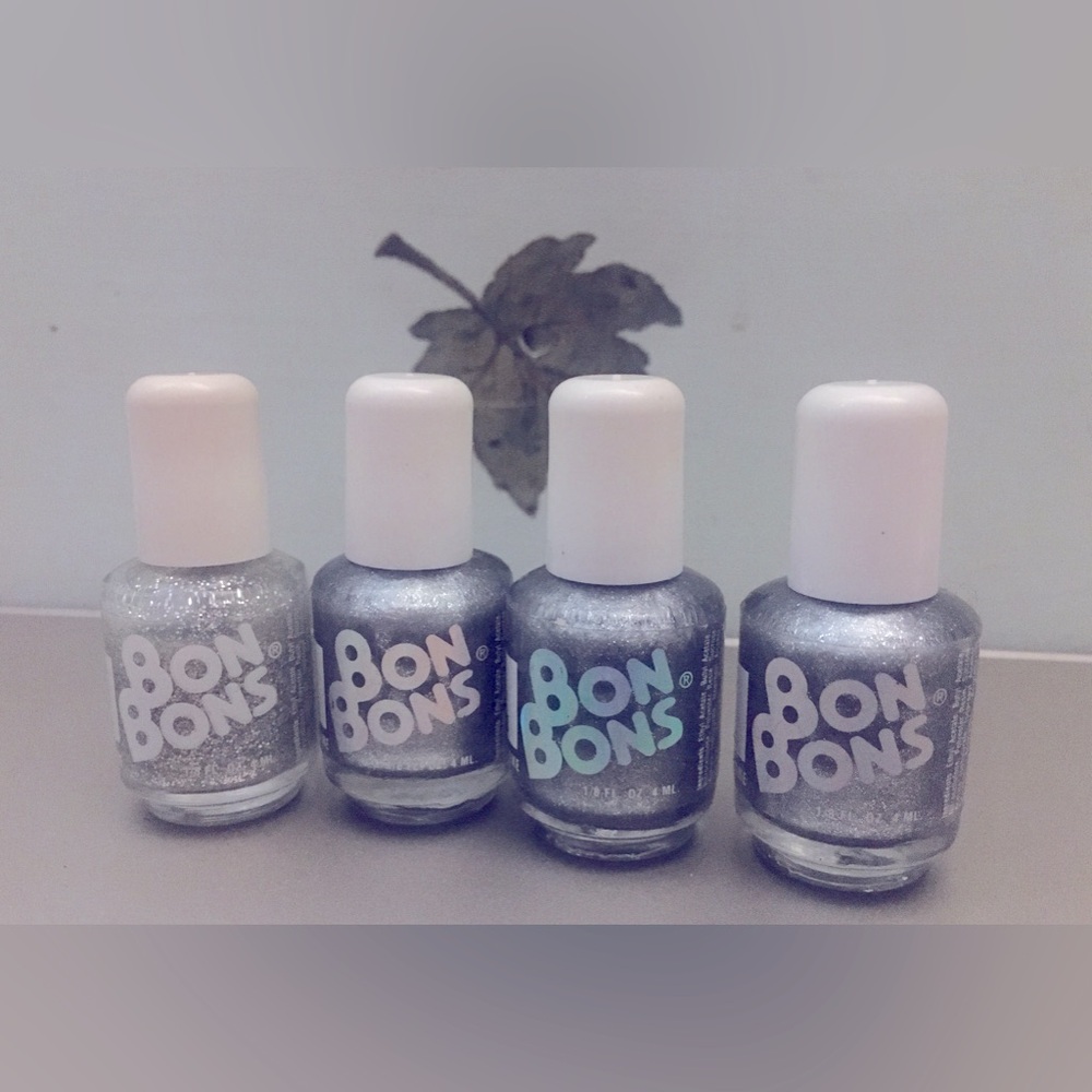 *SOLD*FREE WITH PURCHASE* 4ml Bon Bons Silver Nail Polish Set (4)